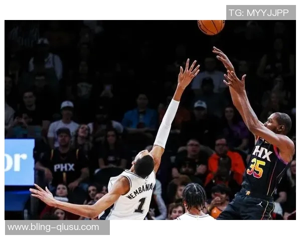 杜兰特称赞文班亚马第四节表现出色频繁冲击篮下制造对手犯规